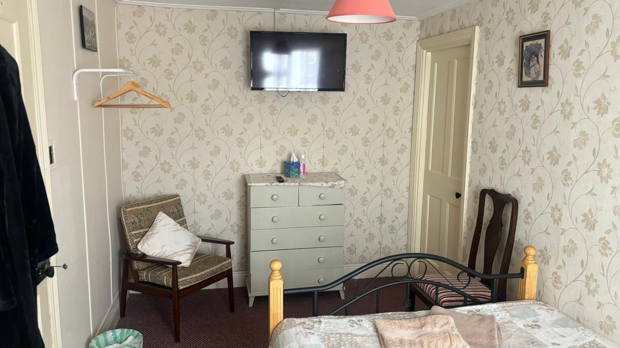 Geoghegans Magpie Bar And B&B Glin Exterior photo